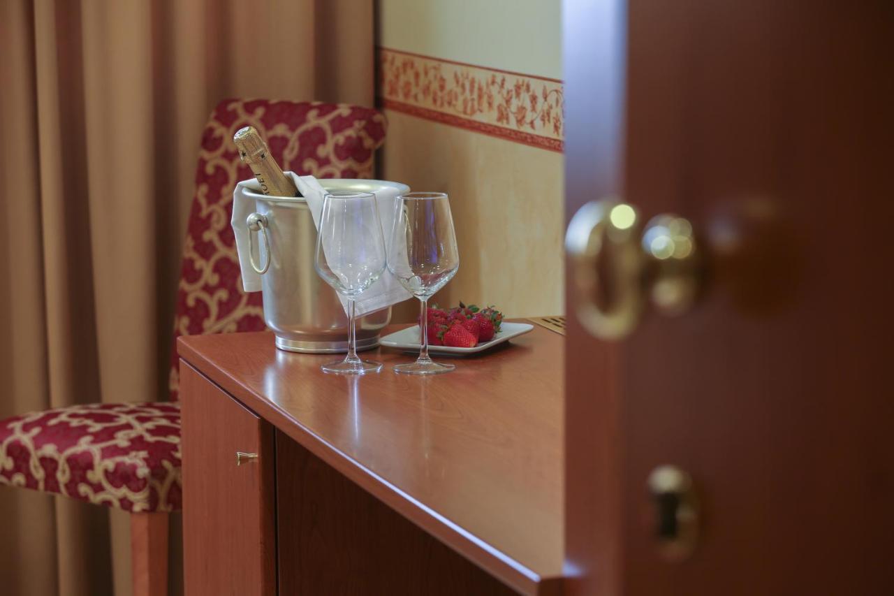 Felix Hotel Монтеккьо-Маджоре Экстерьер фото